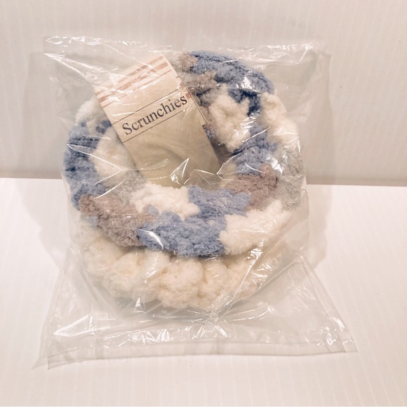 Fuzzy Chenille Scrunchies Camouflage Camo Blue Gray White and Ivory Cream NEW - Picture 5 of 6